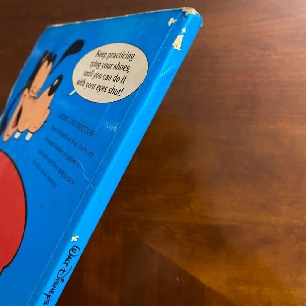 WALT Disney Goofy Shoe Lace book